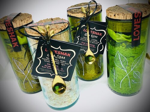 Conscious Living  | Up-Cycled Wine Bottle Sea Soak Set Leaf Design